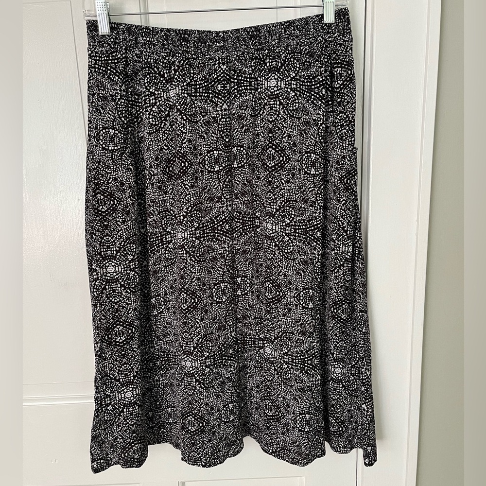 Garnet Hill Viscose Midi Skirt Pull On Black White Floral Design Cottagecore M